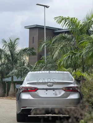 Toyota Camry SE 2023 Silver