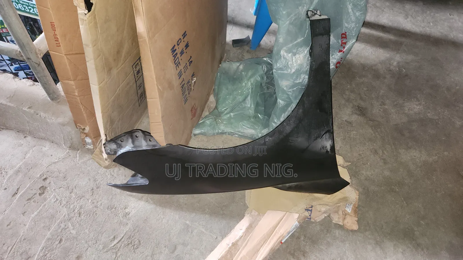 Fender Camry 2007-2011