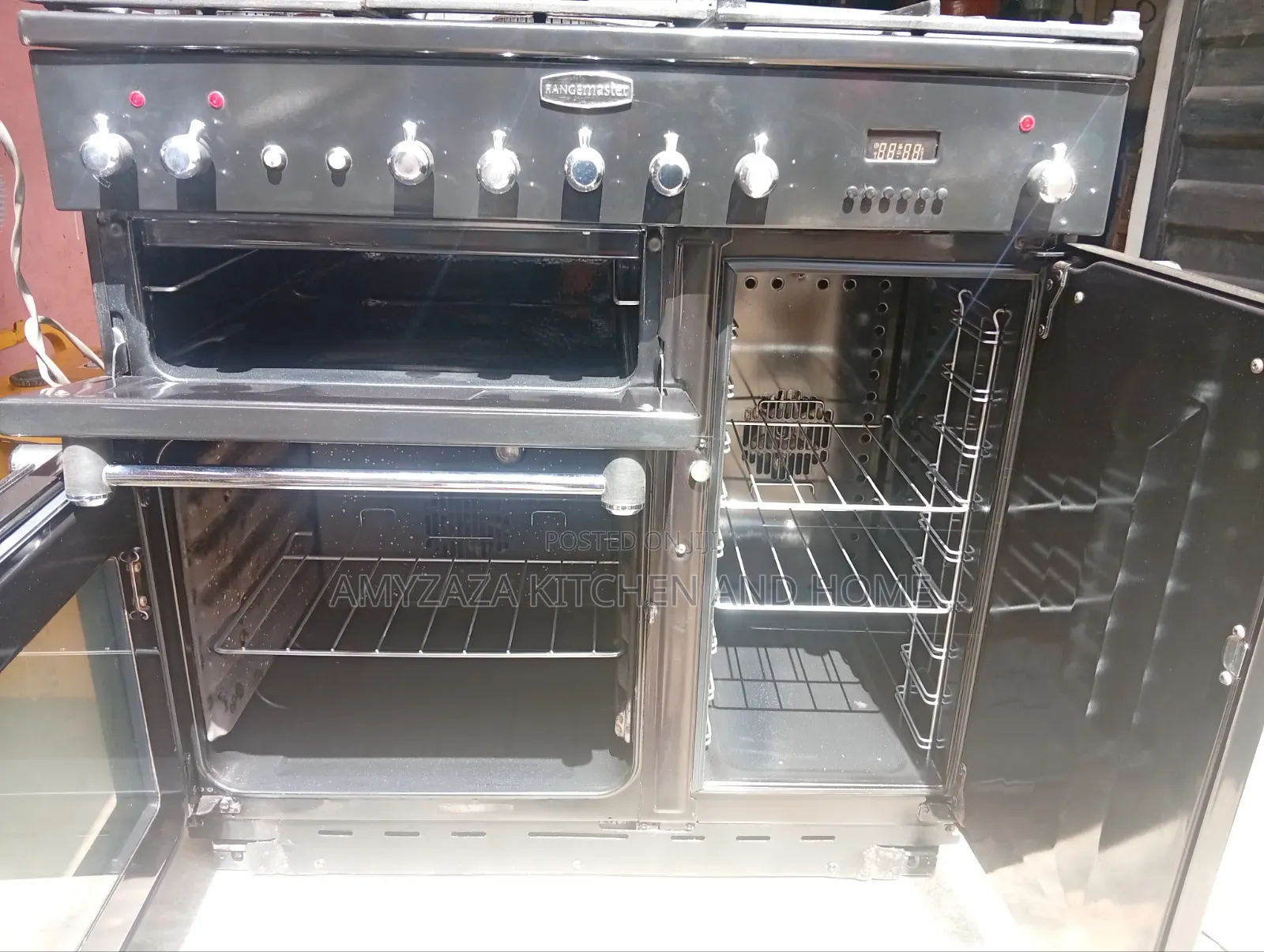 Range Master Standing 5 Gas Burners With Electric Oven & Grill( Used)