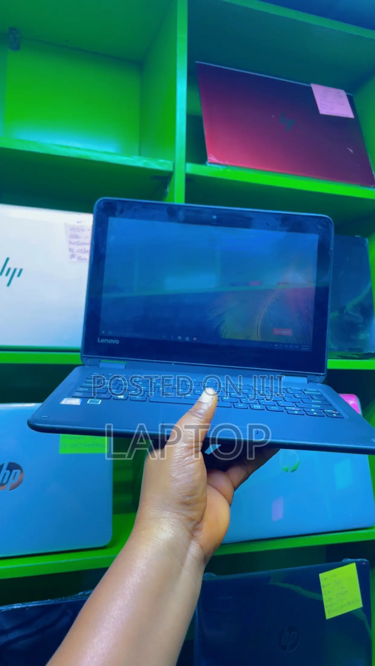 Laptop Lenovo 300e 4GB Intel SSD 128GB