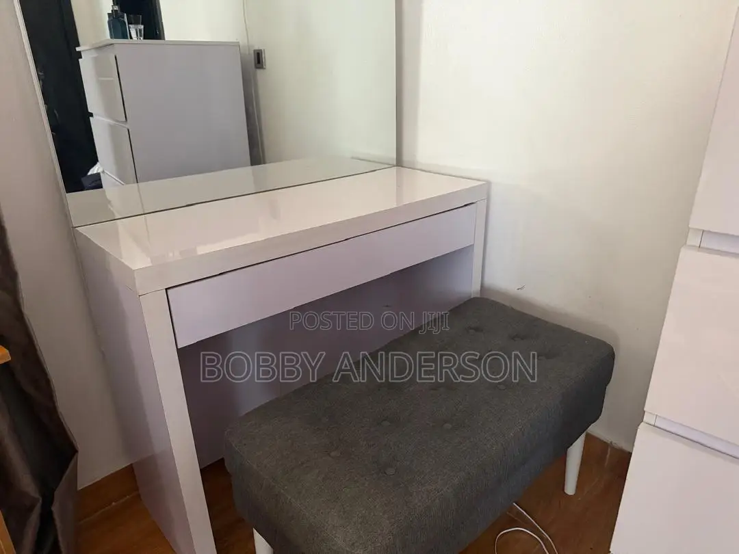 Dresser Table Set