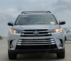 Toyota Highlander XLE V6 4x4 (3.5L 6cyl 6A) 2016 Silver