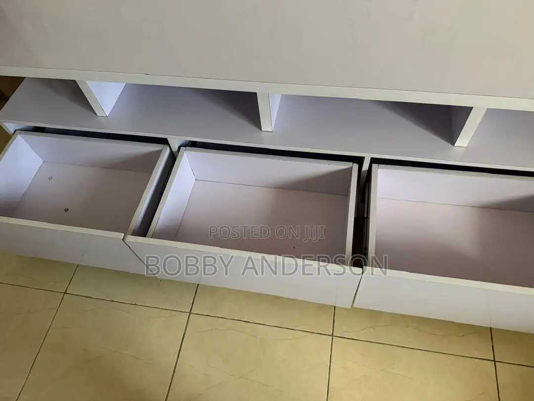 TV / Media Console