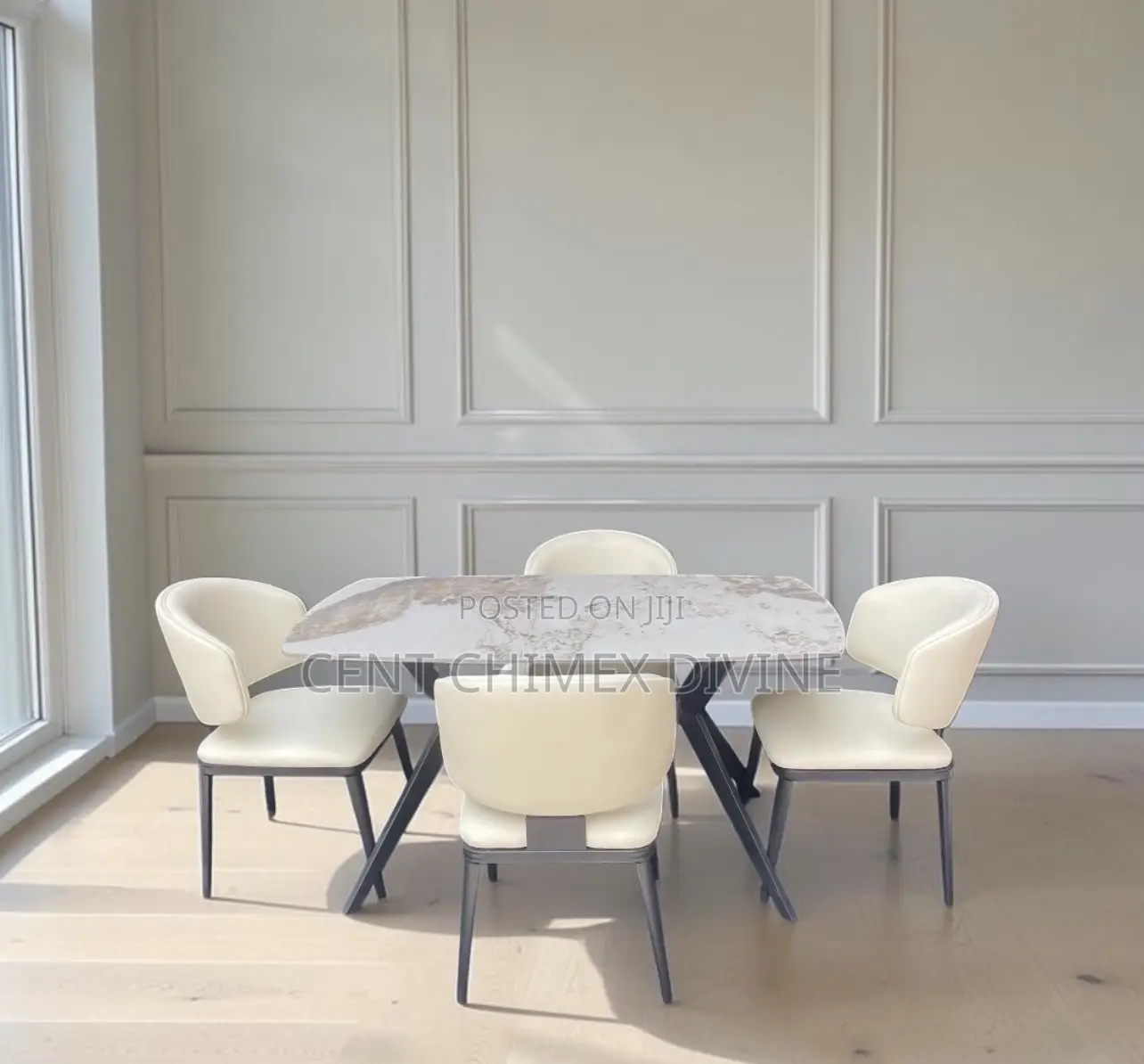 Beautiful 4 Seater Dinning Set