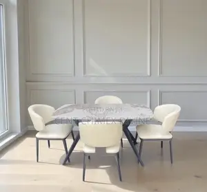Beautiful 4 Seater Dinning Set