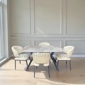 Beautiful 4 Seater Dinning Set