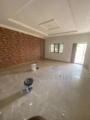 2bdrm Bungalow in Fo1 Main for rent