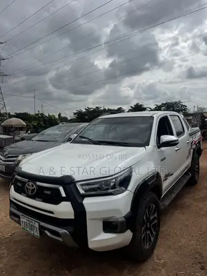 Toyota Hilux 2011 White