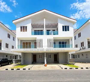 4bdrm Duplex in Chevron for rent