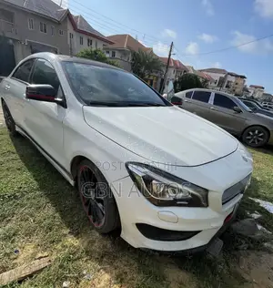 Mercedes-Benz CLA-Class CLA 250 4MATIC Sedan 2014 White