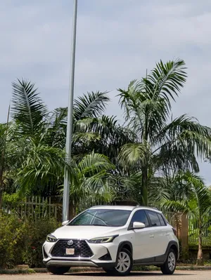 Toyota Yaris 2021 White
