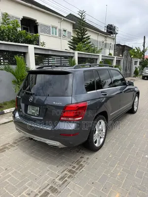 Mercedes-Benz GLK-Class Base GLK 350 4dr AWD 4MATIC (3.5L 6cyl 7A) 2015