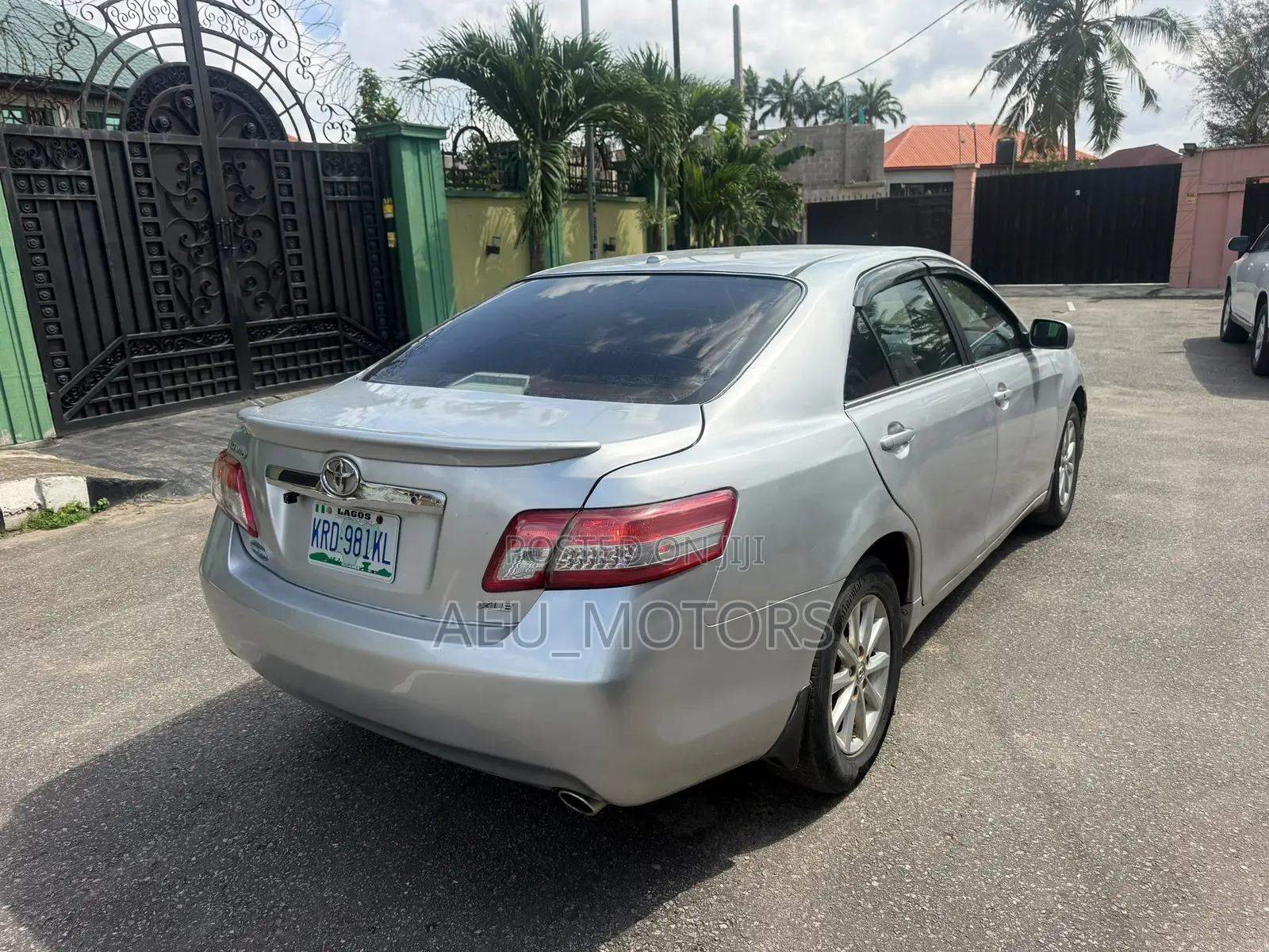 Toyota Camry 2011 Silver