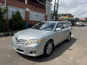 Toyota Camry 2011 Silver