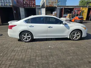 Nissan Altima Sedan 2.5 SL 2013 White