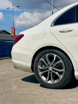 Mercedes-Benz C300 2015 White