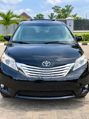 Toyota Sienna 2011 Black