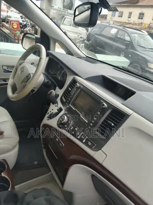 Toyota Sienna 2011 Black
