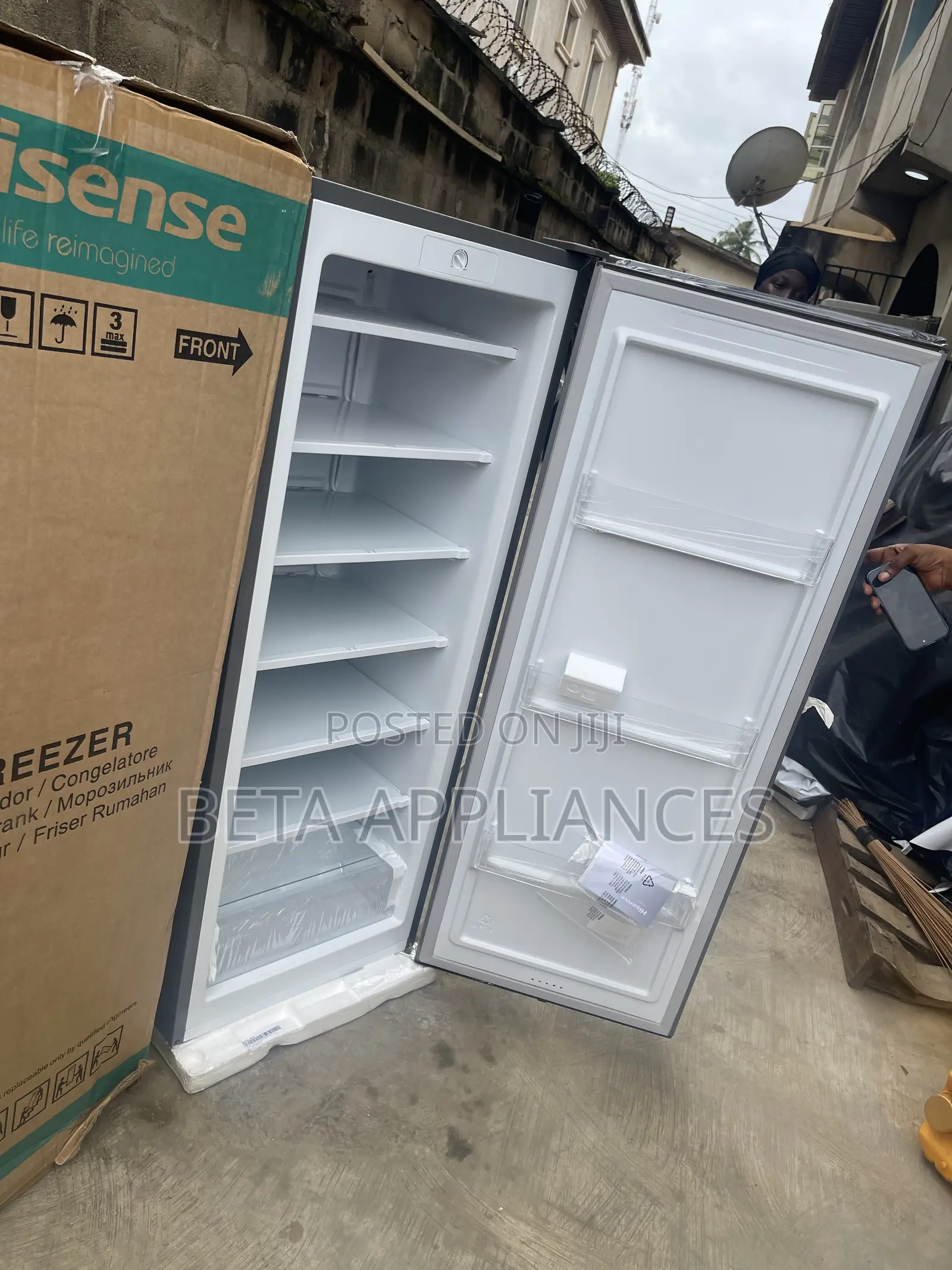 Hisense 189DR Standing Freezer