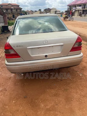 Mercedes-Benz C230 1997 Gold