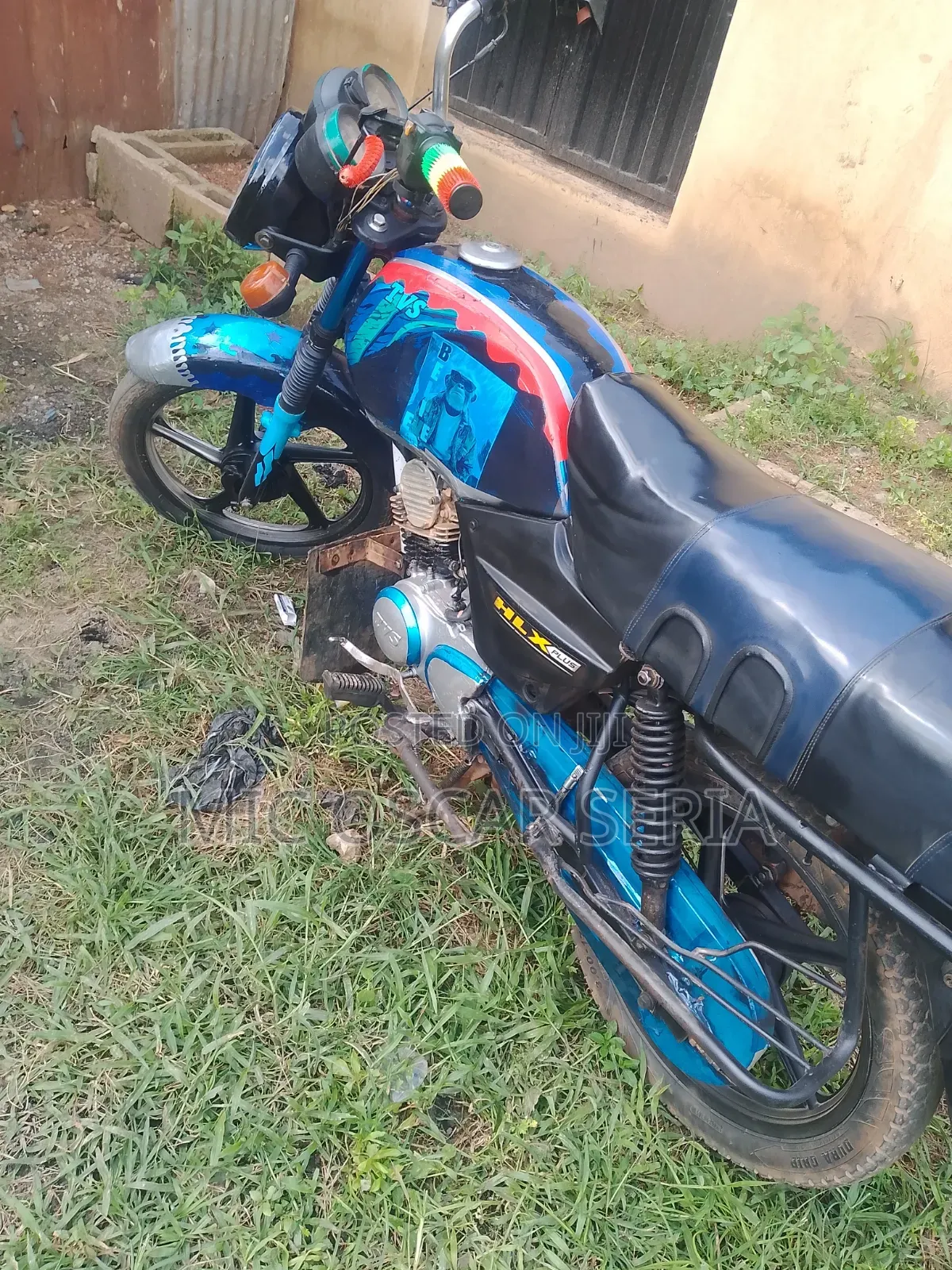 TVS HLX 125 2021 Black