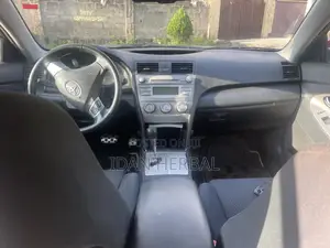 Toyota Camry SE 4dr Sedan (2.5L 4cyl 6AM) 2010 Red