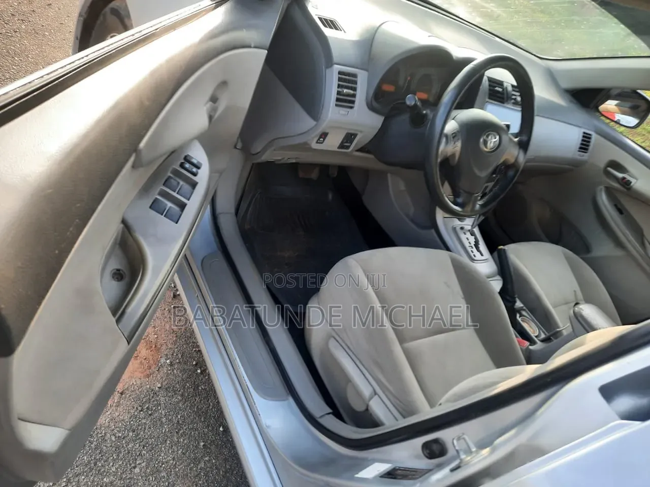 Toyota Corolla 2012 Silver