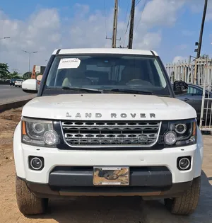 Land Rover Discovery 2016 White