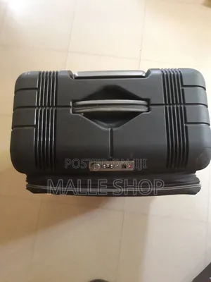 Black Medium Size Travelling Bag.