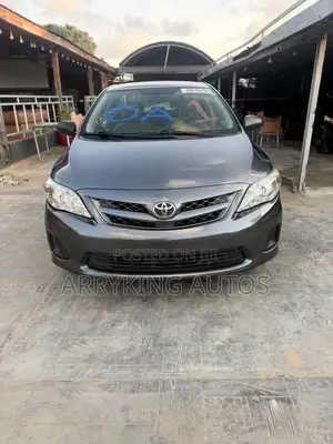 Toyota Corolla L 4dr Sedan (1.8L 4cyl 5M) 2012 Gray