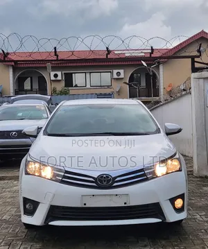 Toyota Corolla 2014 White