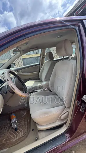 Toyota Corolla Liftback 2003 Red