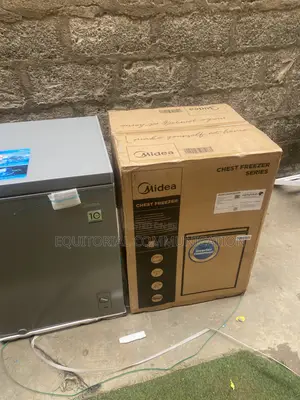 Midea MDRC265FZG43D 142L Efficient Chest Freezer