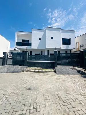 4bdrm Duplex in Lekki Expressway for rent