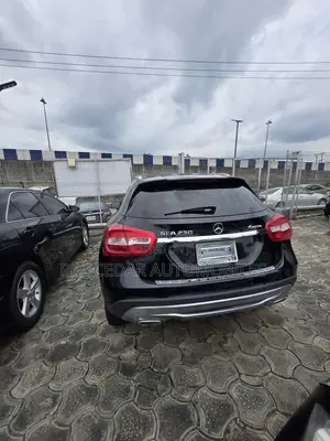 Mercedes-Benz GLA 250 2016 Black