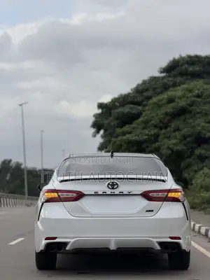 Toyota Camry XSE V6 (3.5L V6 8A) 2019 White