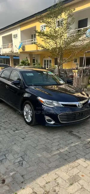 Toyota Avalon XLE 4dr Sedan (3.5L 6cyl 6A) 2014 Blue
