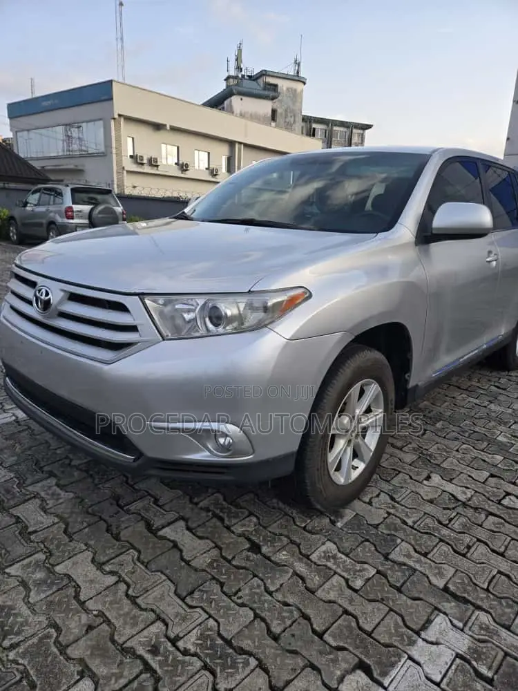 Toyota Highlander 2013 Silver