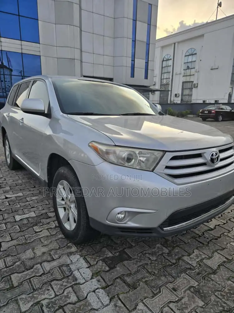 Toyota Highlander 2013 Silver