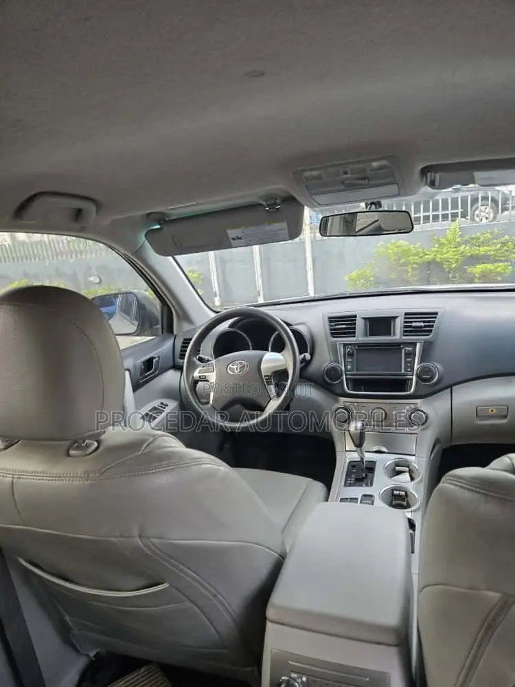 Toyota Highlander 2013 Silver