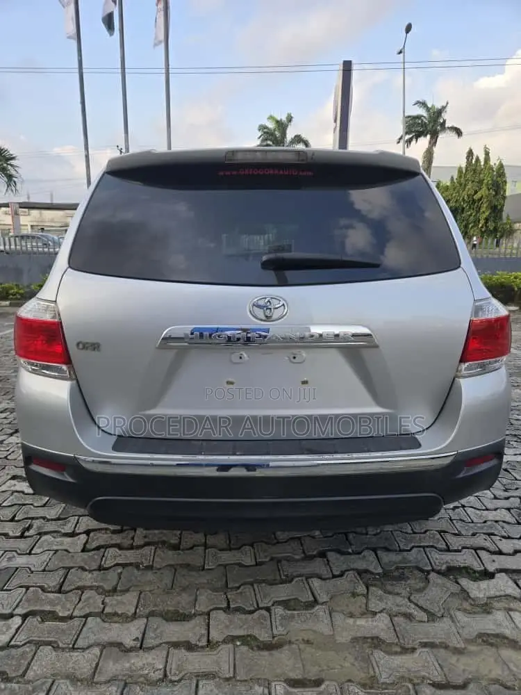 Toyota Highlander 2013 Silver