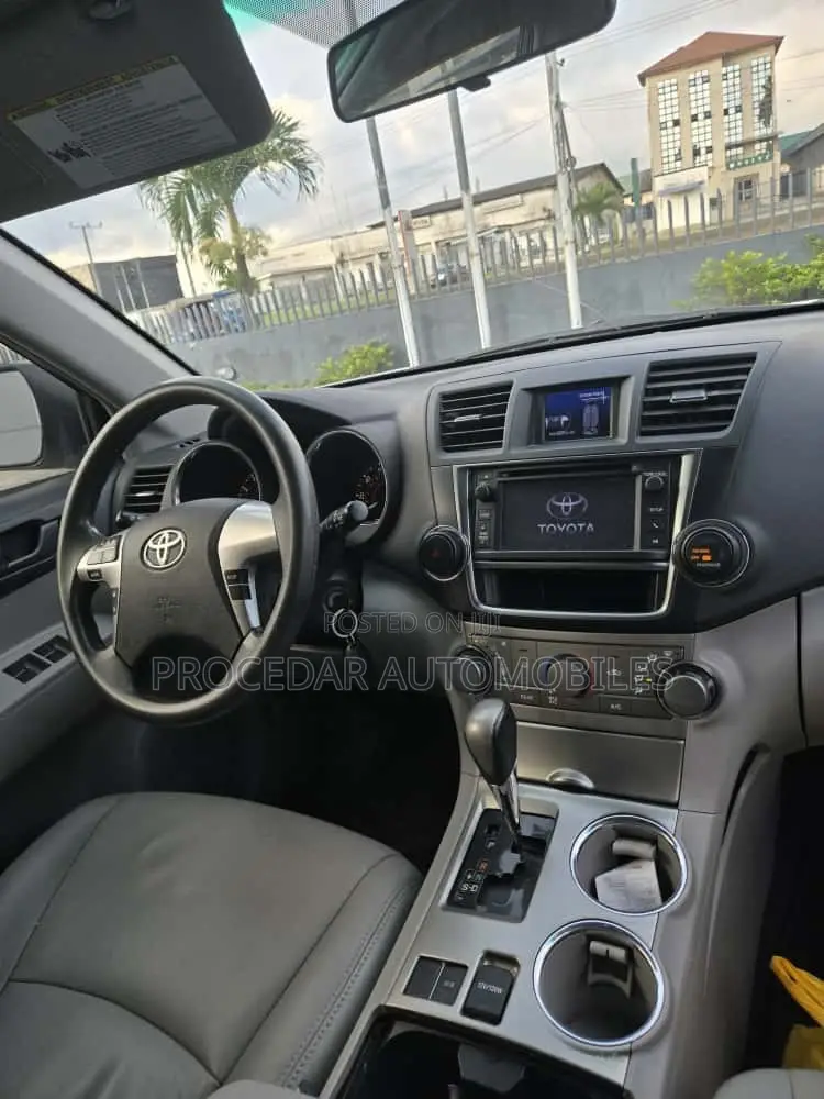 Toyota Highlander 2013 Silver