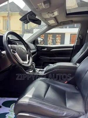 Toyota Highlander XLE 2019 White