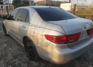 Honda Accord 2005 Silver