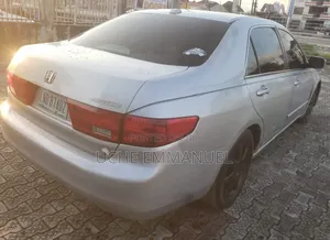 Honda Accord 2005 Silver