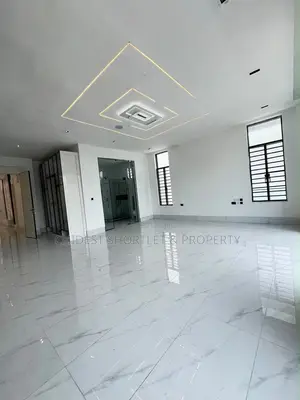 5bdrm Duplex in Chevron for sale