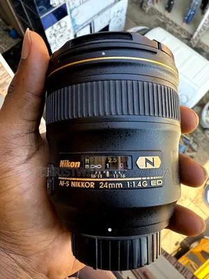 Nikon 24mm 1.1:4 G Ed Lens