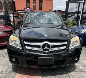 Mercedes-Benz GLK-Class Base GLK 350 4dr AWD 4MATIC (3.5L 6cyl 7A) 2015
