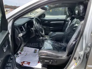Toyota Highlander 2018 Silver