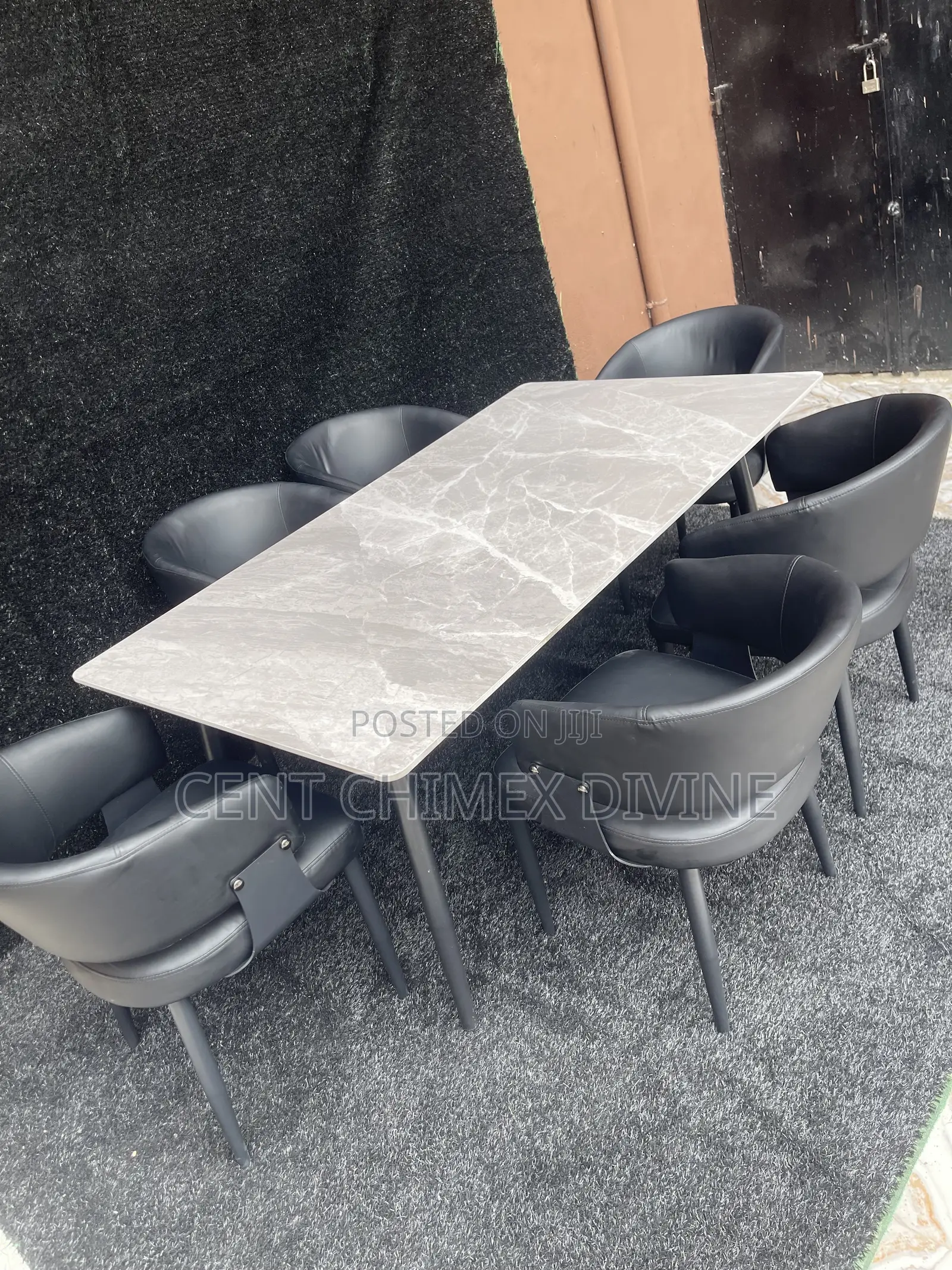 Balanced 6 Seater Dinning Set